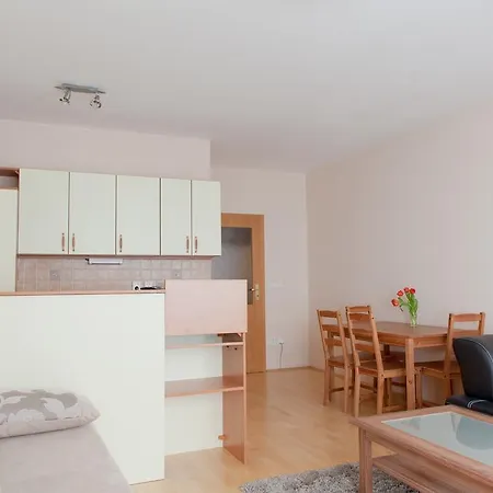 Pocernicka With Terrace Lägenhet Prag