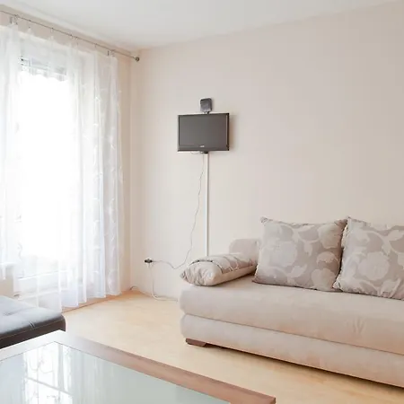 Apartment Pocernicka With Terrace Prague